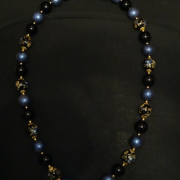 Jewelry - ***Last Chance*** LgBeaded Vintage Style Necklace